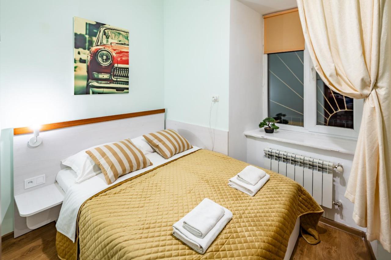 Rainbow Apartment Near Rynok Sq Лвив Екстериор снимка